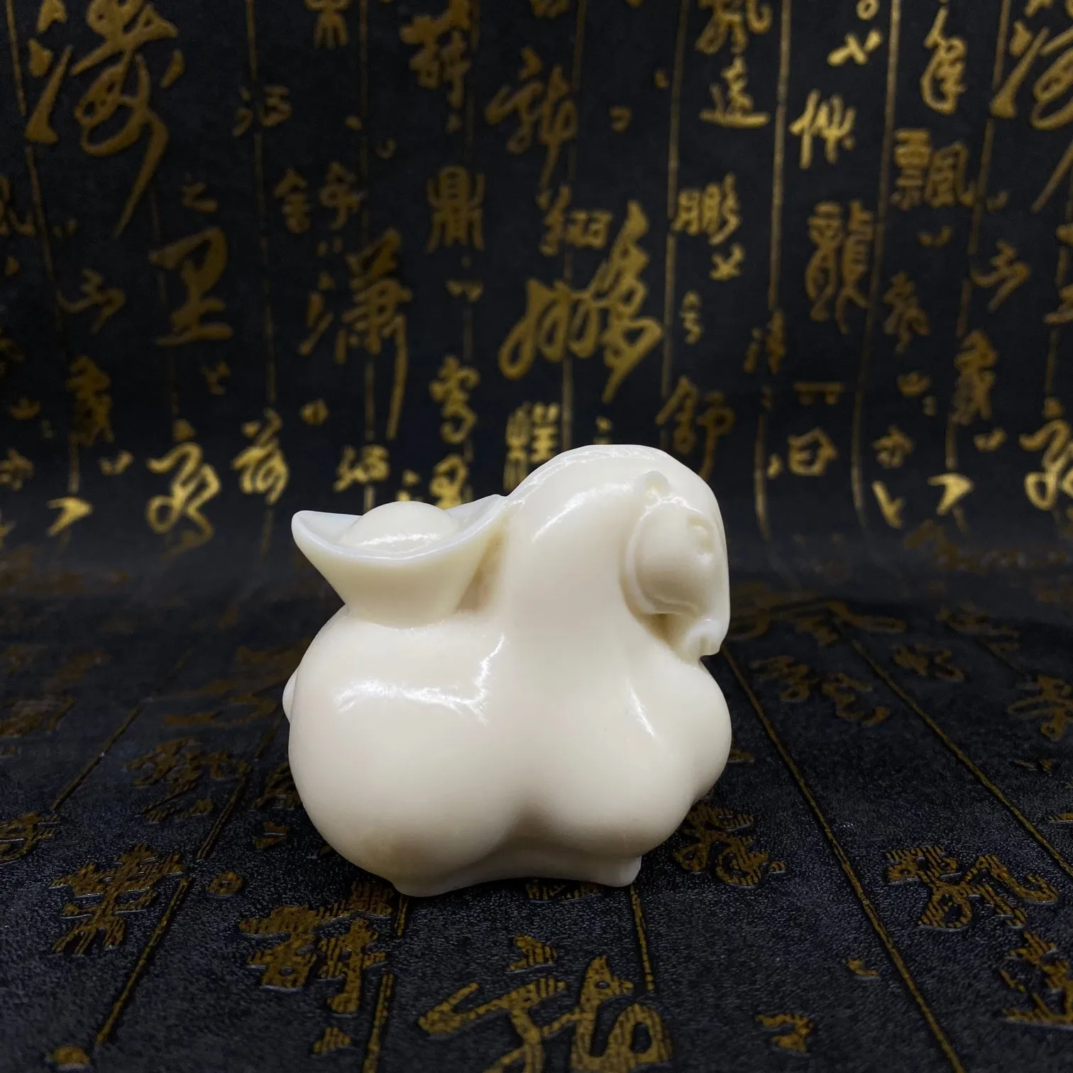 Ivory Nut Carved Money‑On‑Horse Figurine 5.35.13.5cm Home Living Room Office Desk Decor Craft Ornament