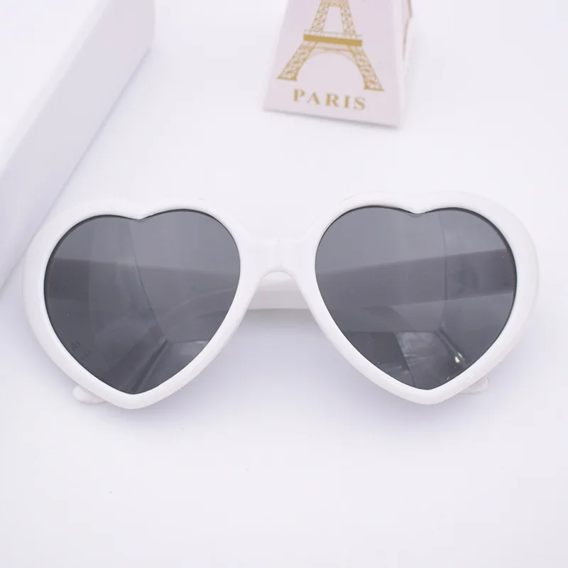 1PC Brand Designer occhiali da sole Vintage Fashion Love Heart occhiali da sole donna Cute Sexy retro Cat Eye occhiali da sole Vintage Hot Trendy