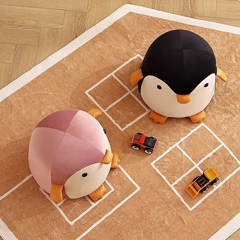 Fezes de pinguim estilo animal bonito, sofás minimalistas da sala, brinquedos infantis, quartos