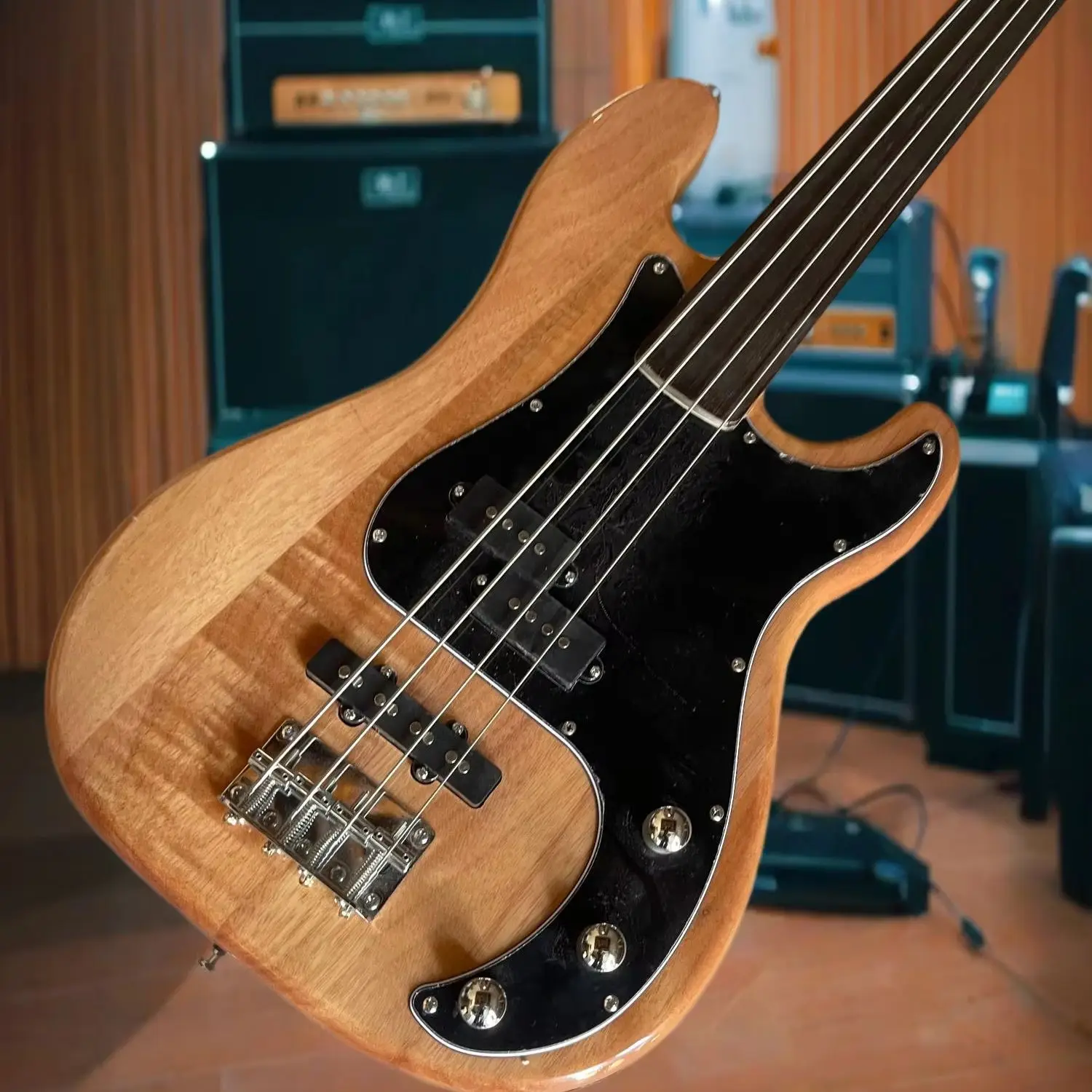 Four String Electric Bass Wooden Tiger Pattern Unparalleled P+J Dual Pickup Three Knob Circuit Smooth Soft Unparalleled Bass