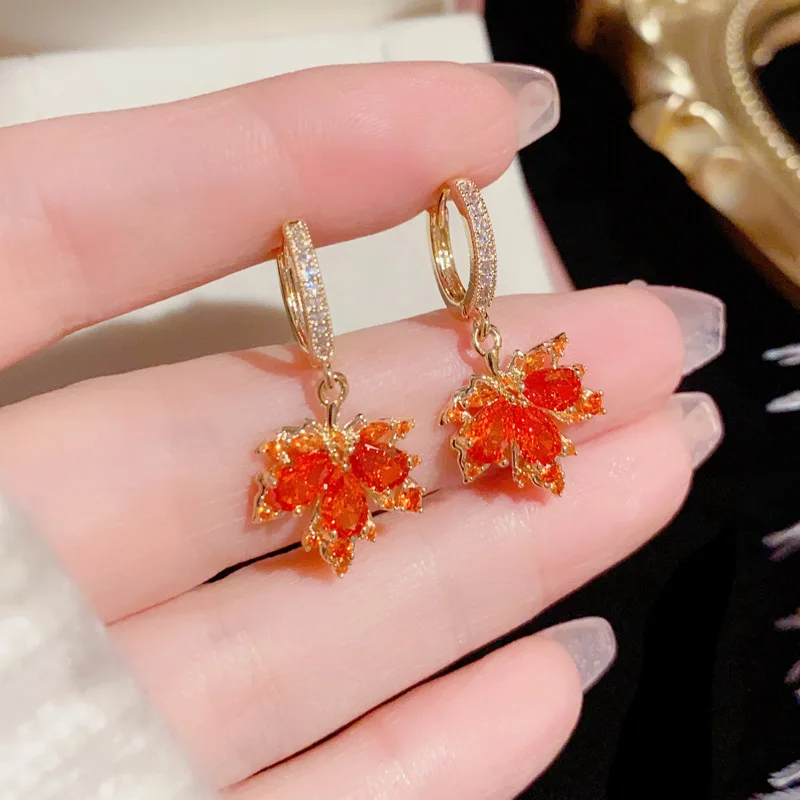 Korean Autumn and Winter New Fashion Luxury Premium Sense Rhinestone Red Maple Leaf Earrings Wholesale.