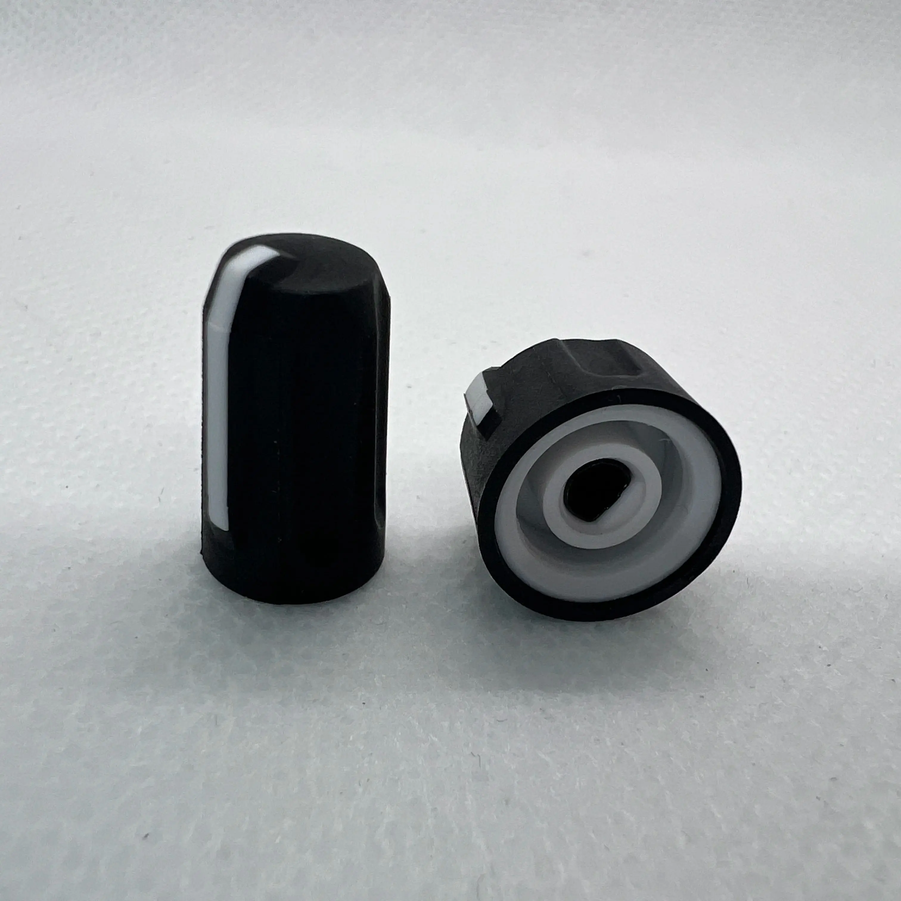 

Комплект ручек регулировки громкости и каналов для рации Motorola R7, простые в установке