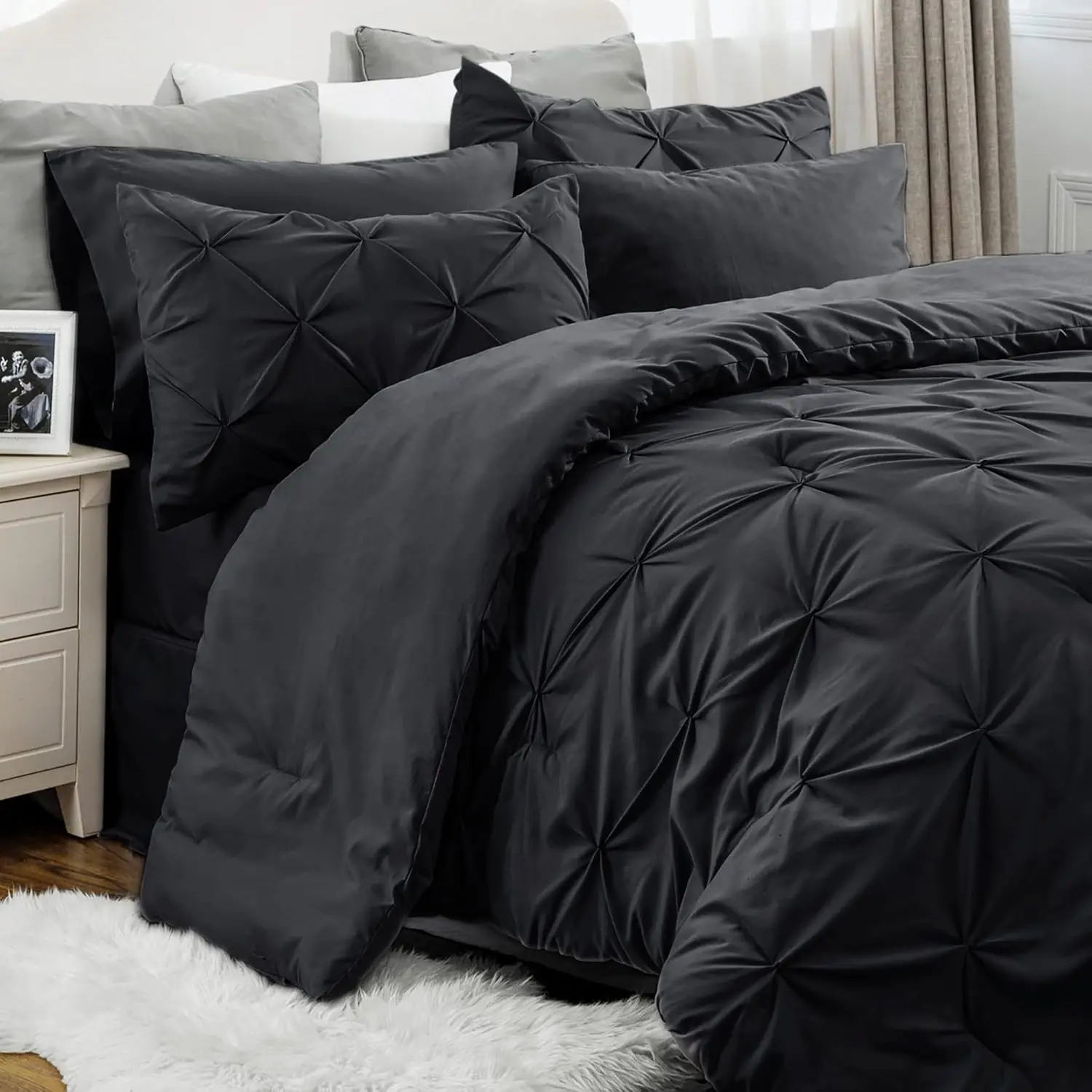 

Pinch Pleated Duvet Cover Set 100% Egyptian Cotton Breathable All Season Comforter Cover with Zipper Closure Corner Ties