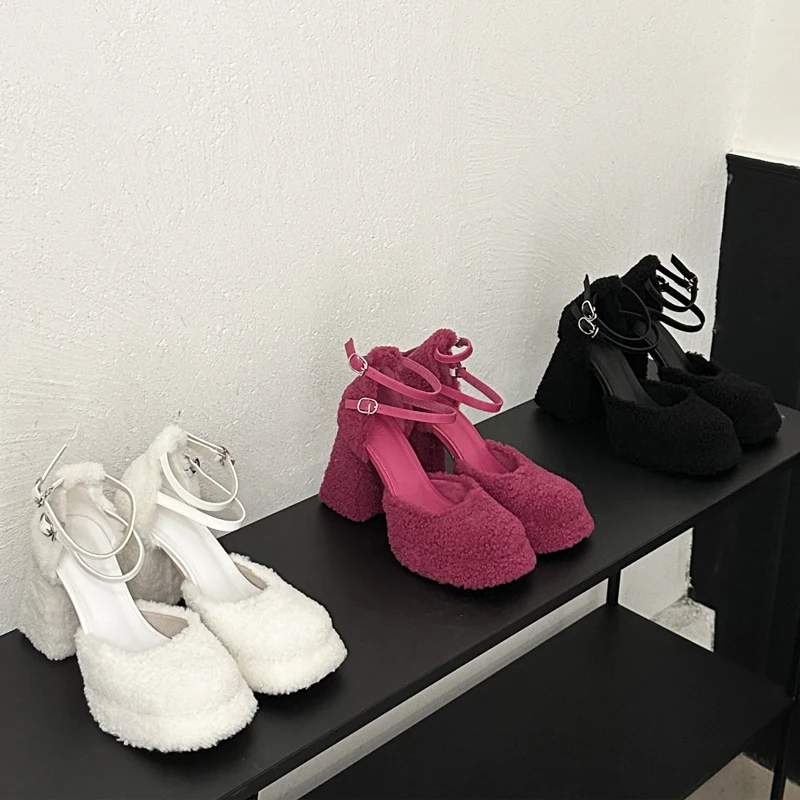 Luksusowa platforma Fuchisa z Lambswool Mary Janes kobieta elegancka polar na wysokim obcasie szpilki z paskiem na kostce damskie modne markowe buty