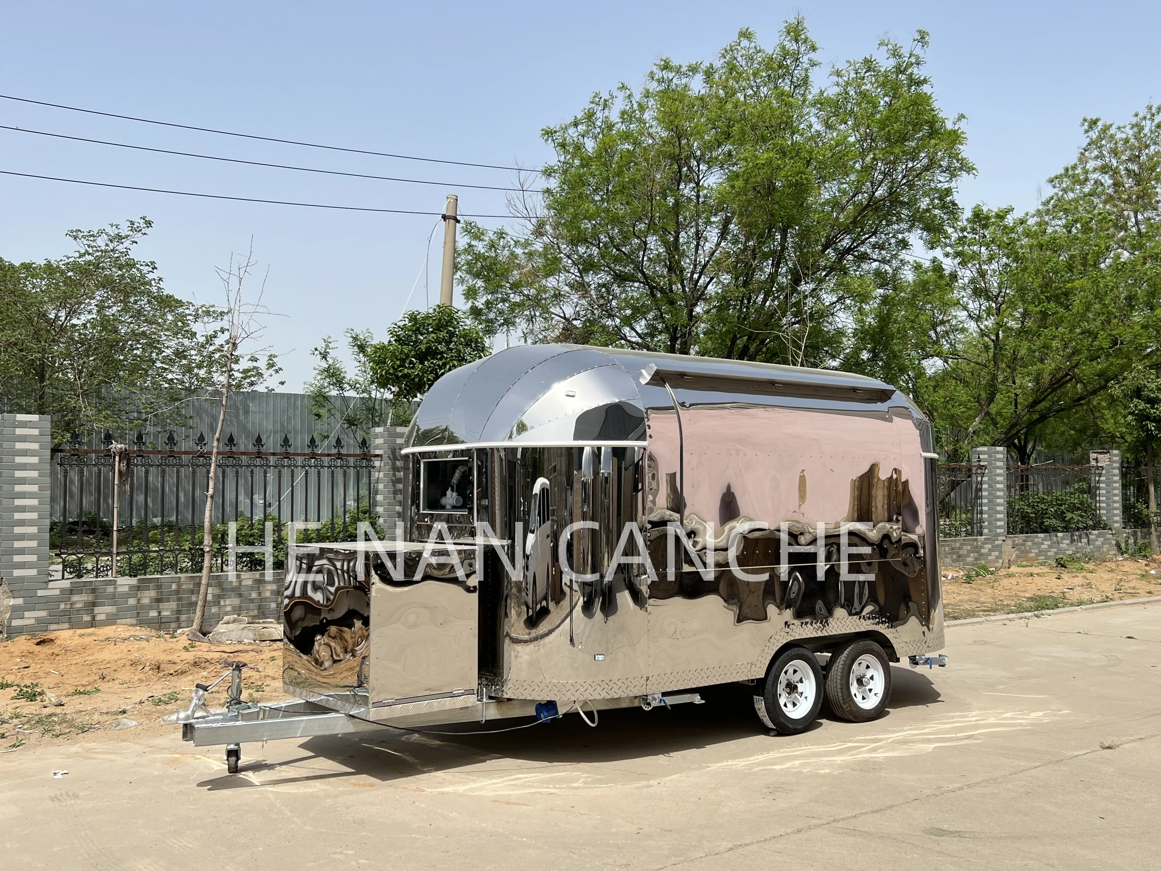 Custom Mobile Kitchen Catering BBQ Food Trailer Carros De Comida Airstream Burger Pizza Fast Food Truck for Sale Europe