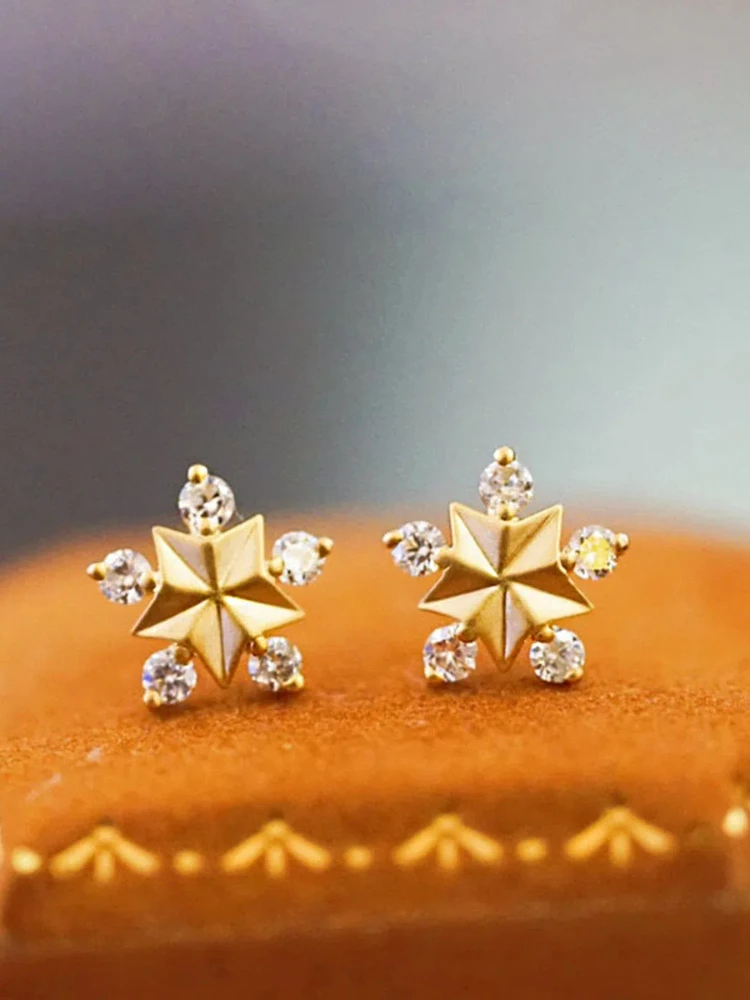 

Женские серьги-гвоздики из серебра 925 пробы с фианитом