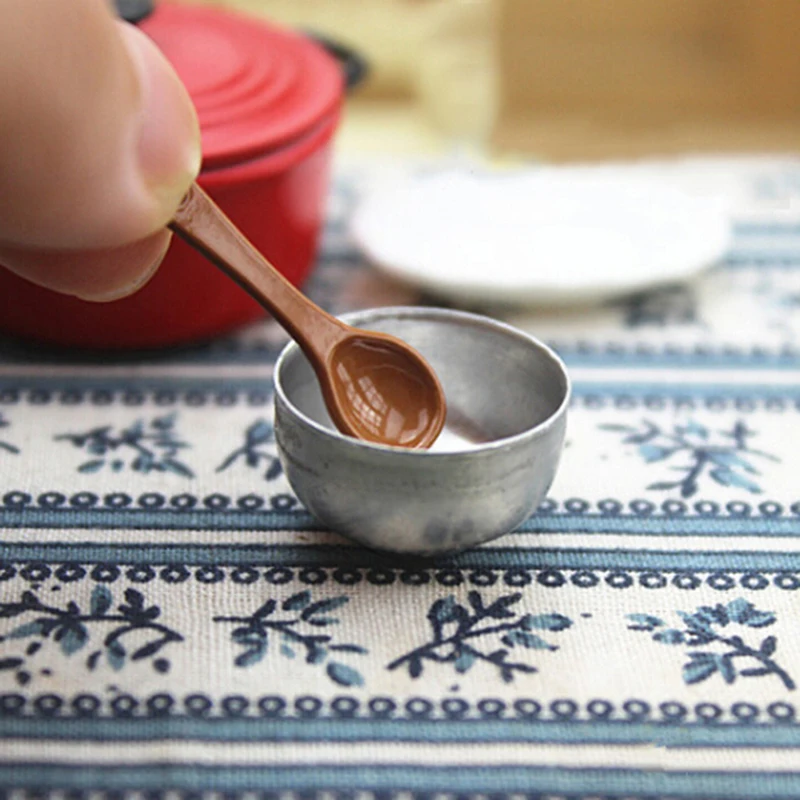 2 ピース/セットドールハウスミニチュア鉄ボウルモデル 1:12 ミニドールハウス DIY 装飾装飾品アクセサリー