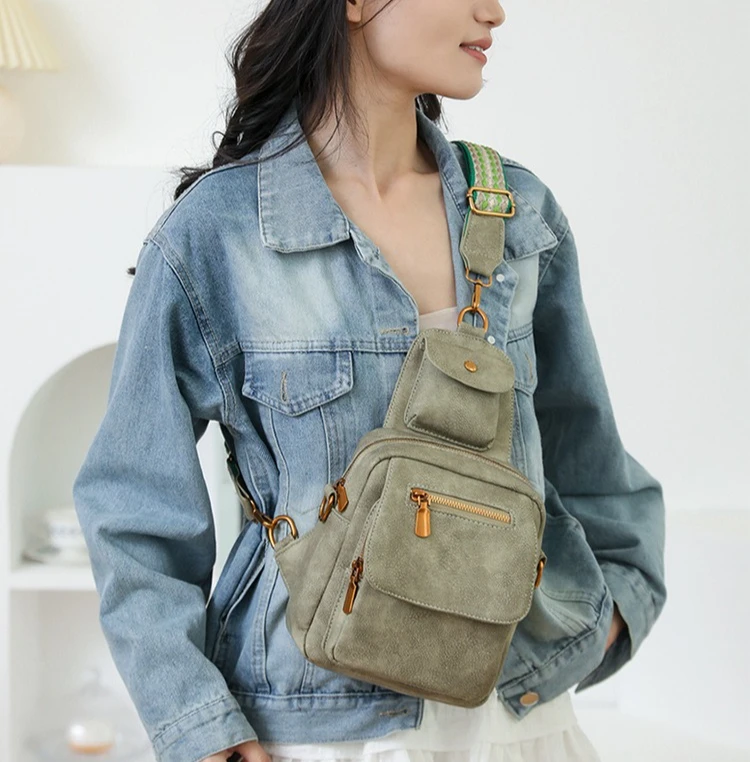 

Simple PU leather crossbody bag with multiple pockets, flip cover and large capacity, a commuter women's crossbody bag