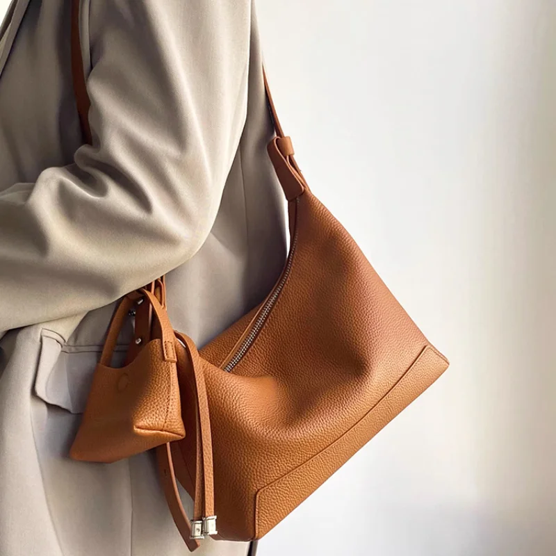 

Guangzhou Factory New Genuine Leather Tote Bag Women's Spring Luxury Style Versatile Underarm Hobo Bag Comes With a Small Bag