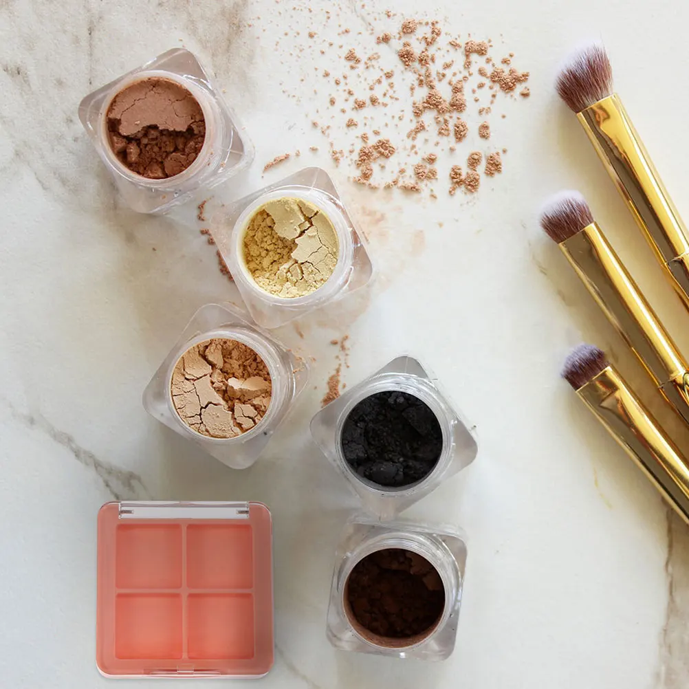 

4 Pcs Eye Shadow Box Mini Highlighters Small Containers Plastic Case for Travel DIY Makeup Storage Empty Container