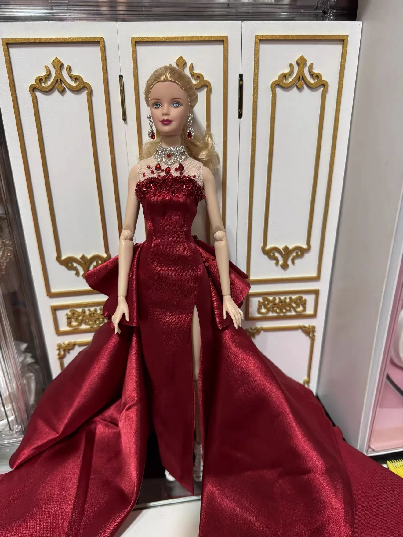 Vestido de cola de pez de satén con lentejuelas clásicas rojas de diseño único, vestido de noche de lujo para muñeca de supermodelo 1/6, accesorios de ropa para muñeca de 30cm