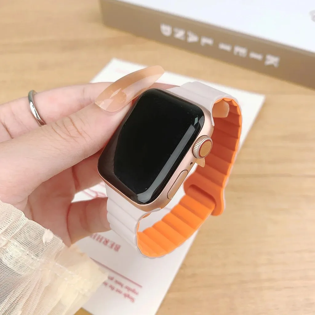 Bracciale da donna con cinturino magnetico in silicone sottile per Apple Watch Ultra2 49mm 44mm 40mm S10 42mm/46mm IWatch Series 9 8 7 6 SE 5