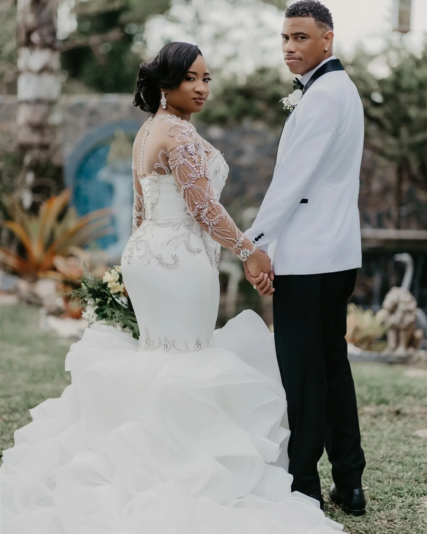 تخصيص الوهم الرقبة سباركلي الخرز بلورات طويلة الأكمام فستان الزفاف Vestido دي Casament الكشكشة المتتالية زي العرائس #4