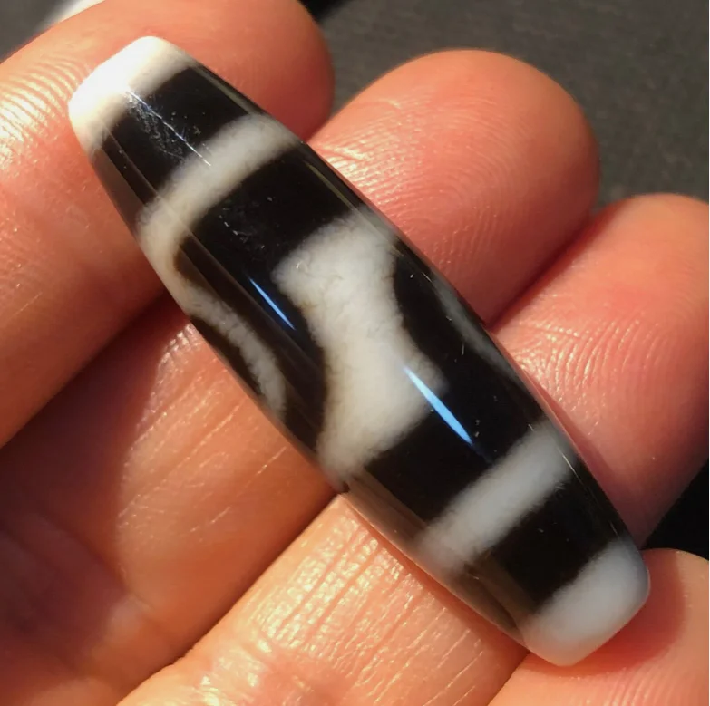 Energy Tibetan Old Agate black and white 2Eye love Totem dZi Bead 12*40mmC1954