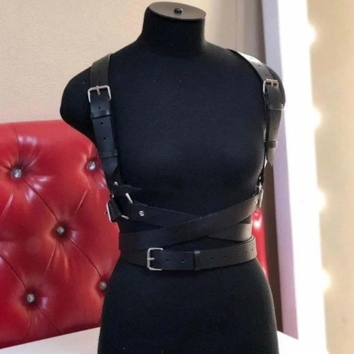 Arnés de Cuero Sexy y a la Moda, Arnés Gótico para Mujer, Accesorios para Fiestas y Citas, Arnés de Pecho de Cuero para Mujer