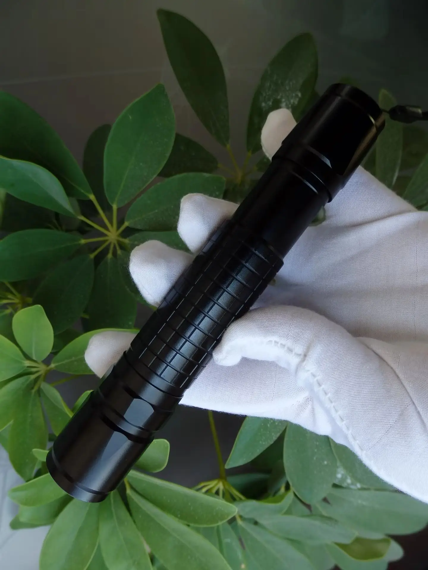 Grüne Laserpointer 532nm Hochleistungs-Laser-LED-Taschenlampe Fokussierbar Jagd Haustier Katzen-Kitzelspielzeug Katzenspielzeug Laser-Taschenlampe