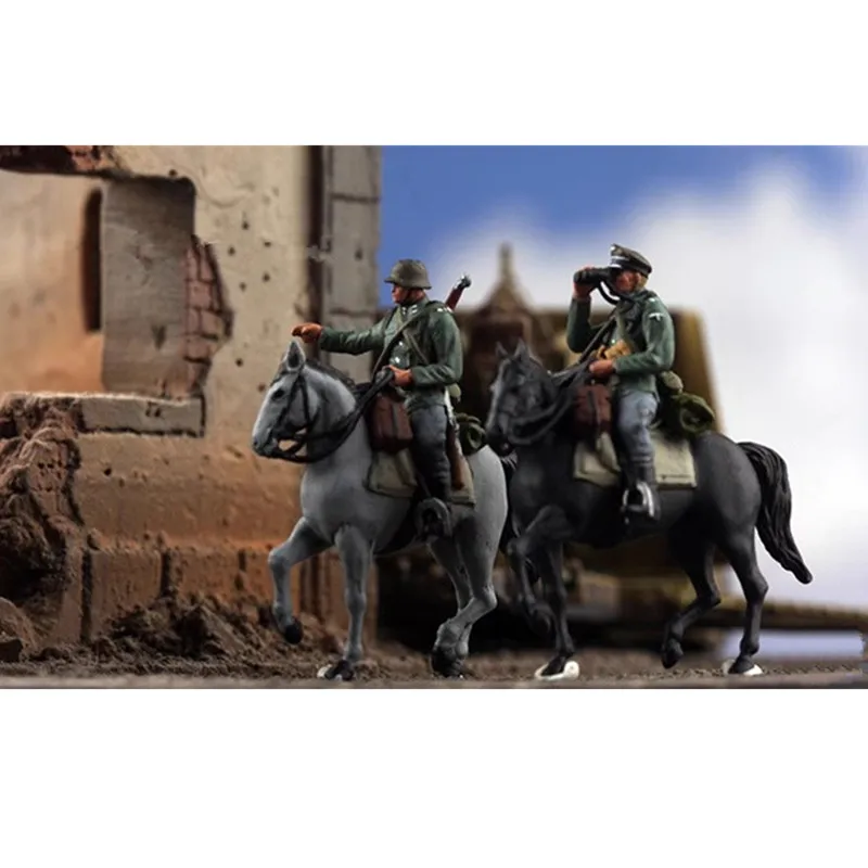 

New 1:72 Scale Model 2Pcs Officer and Reconnaissance Cavalry With House Action Figure Scene Accessory Display Collection Toys