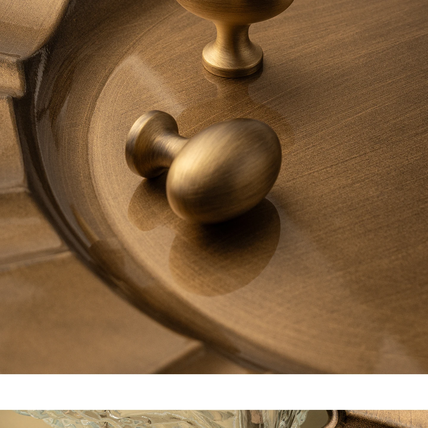 Antique brushed brass single-hole cabinet knob 6