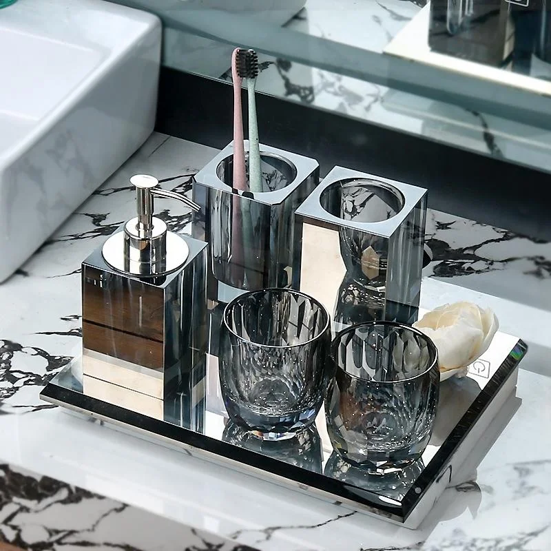 Luxury crystal glass bathroom, vanity, toothpaste, toothbrush holder, mouthwash cup set, simple couple model.