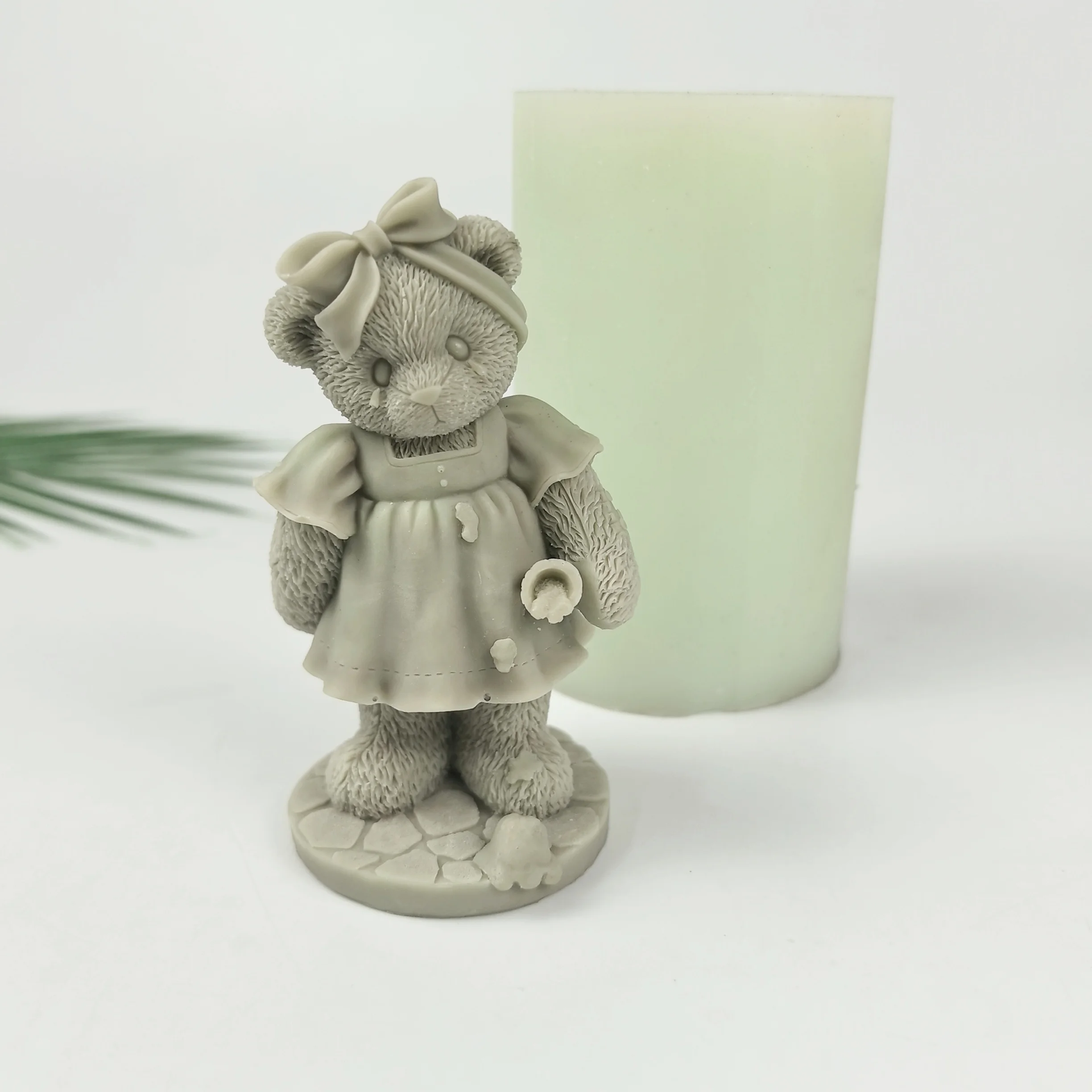

3D Animals Standing Dress Bear Girl Ornament Moulds Silicone Mold Candles Molds Wedding Birthday Clay Resin Decor Mould DW0702