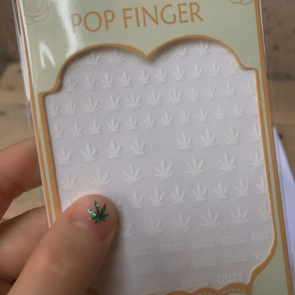 ホログラフィックファッションネイルチップアクリルサロン DIY 自己粘着マニキュア装飾雑草の葉のデザインネイルステッカー