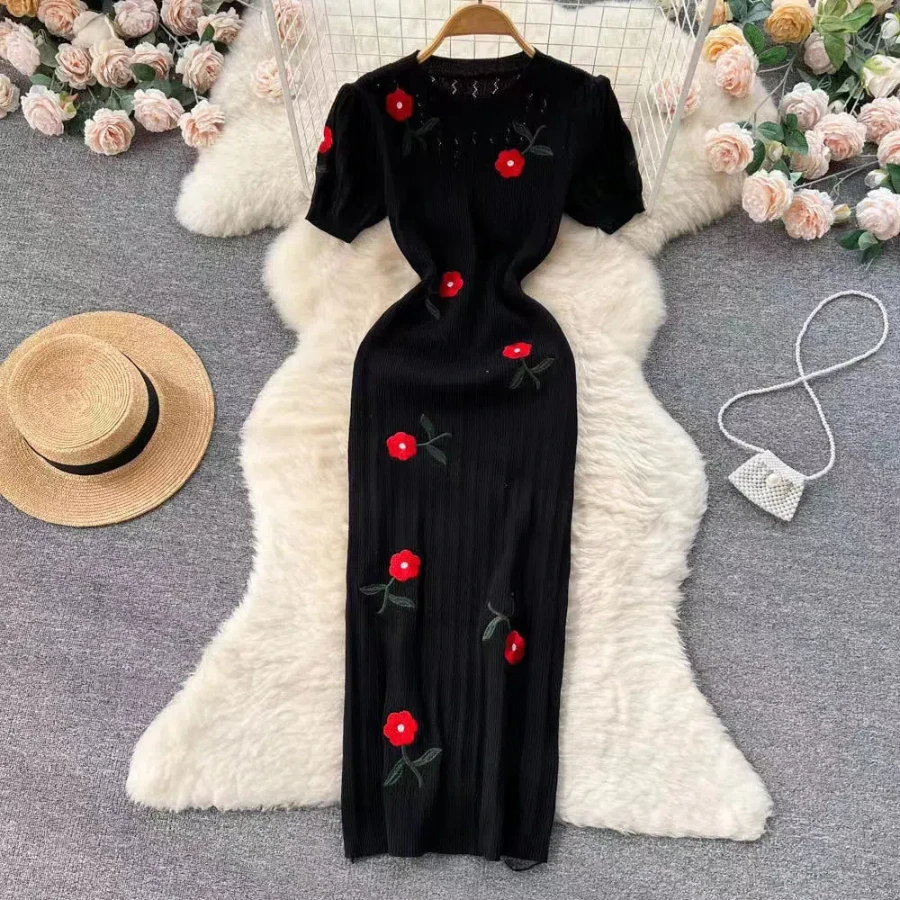 Embroidered Rose Knit Dress with Spring and Summer Temperament High-end Feeling Waist Cinching and Slimming Skirt for Women