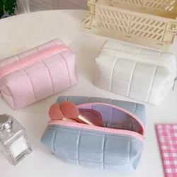 Bolsa de maquiagem feminina de grande capacidade, bolsa de pelúcia, estojo de lápis, bolsa de armazenamento fofa de estudante, bolsa organizadora de cosméticos de viagem macia