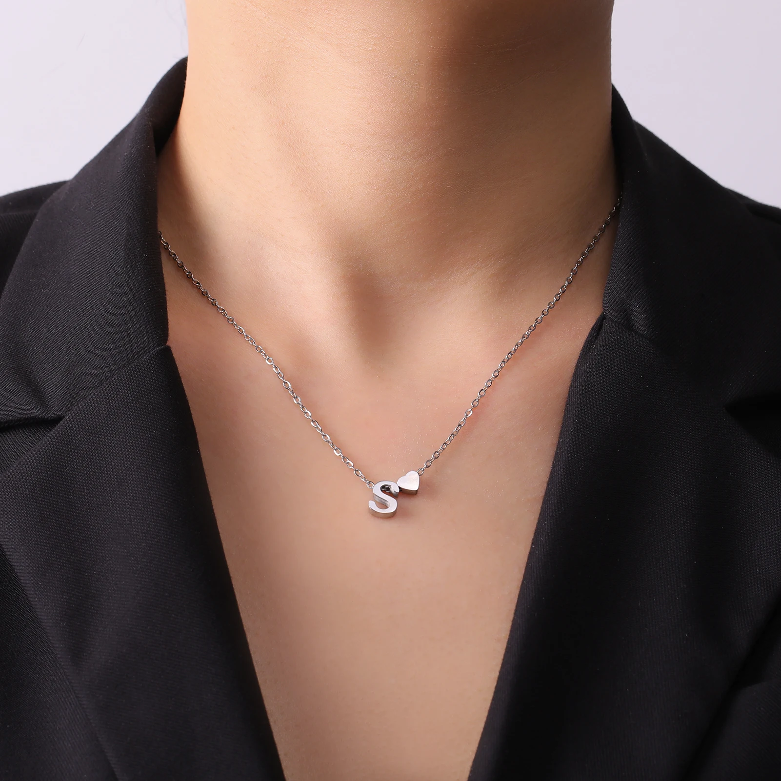 Cazador Anfangsbuchstabe Mini Herz Anhänger Halskette für Frauen Edelstahl A-Z Alphabet Halsband Kette Schmuck Valentinstag Geschenk – Detail 13