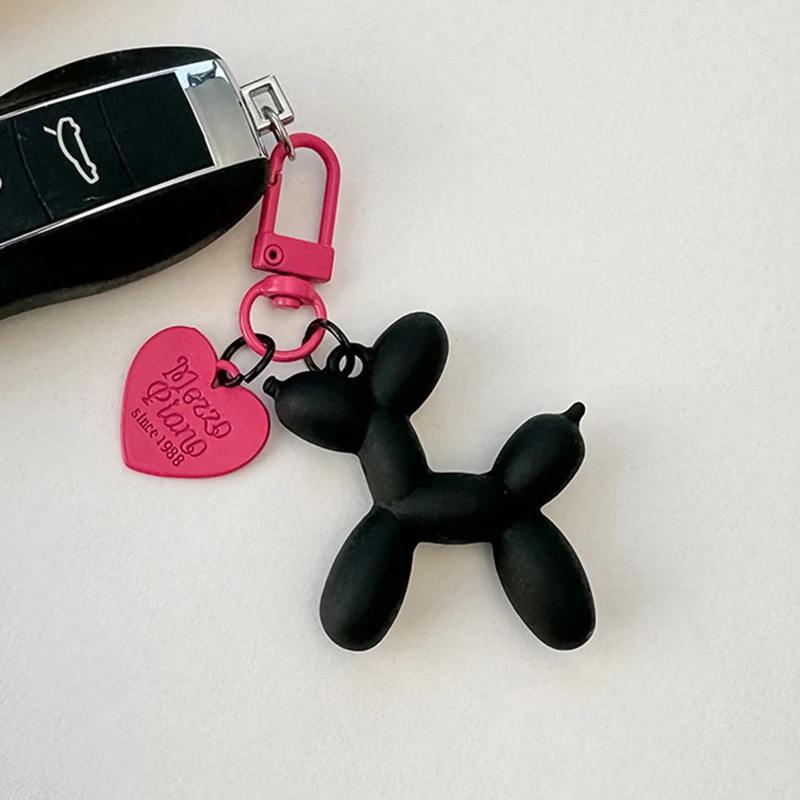 Dark Punk Balloon Dog Resin Key Chain Cartoon Black Heart Chains Keyring Car Bag Phone Pendant Keychain for Women Couple Gifts