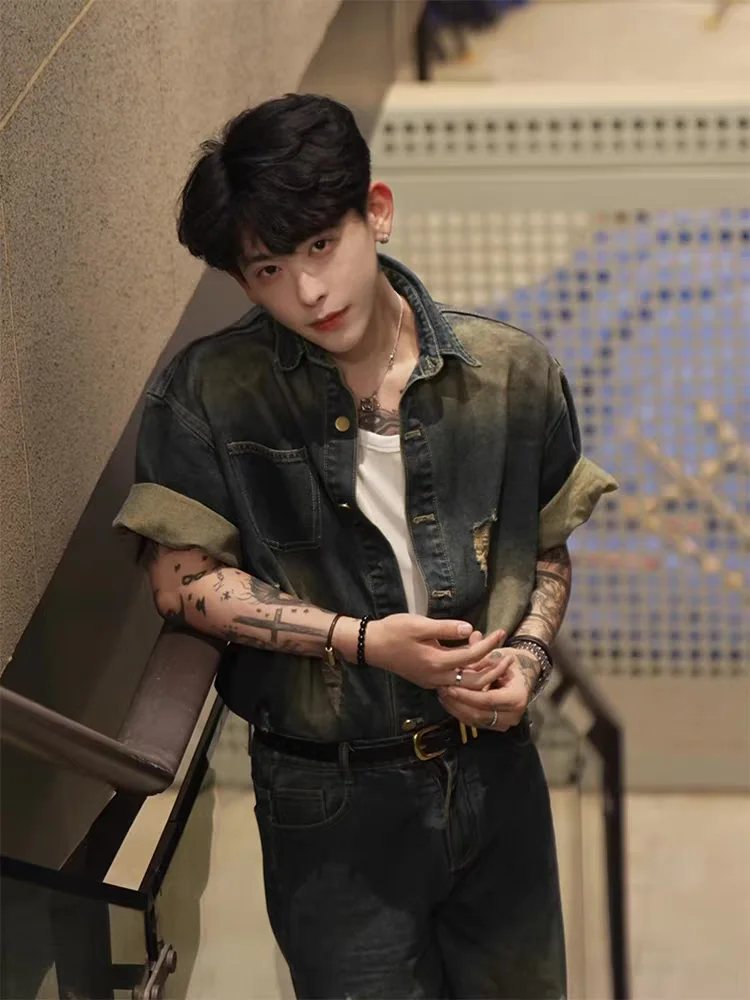 

Мужская джинсовая рубашка с коротким рукавом в стиле ретро, с эффектом потертости, модная, универсальная, повседневная, с высоким дизайнерским качеством, для верхней части тела