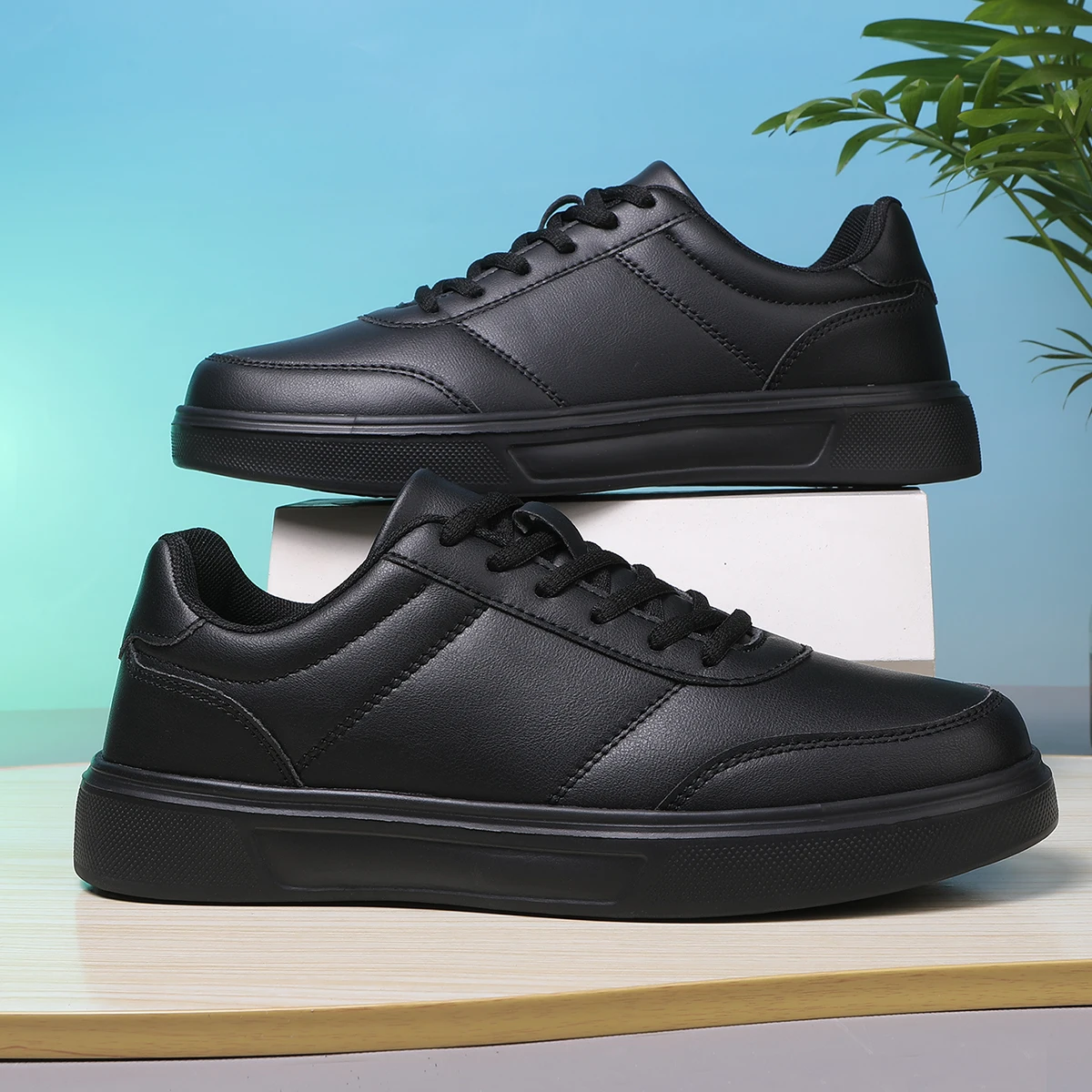 A Pair of Skateboard Shoes, Shoes for men,German Training Shoes, Men's tennis shoes,Men'S Fashionable Sports And Leisure Shoes,