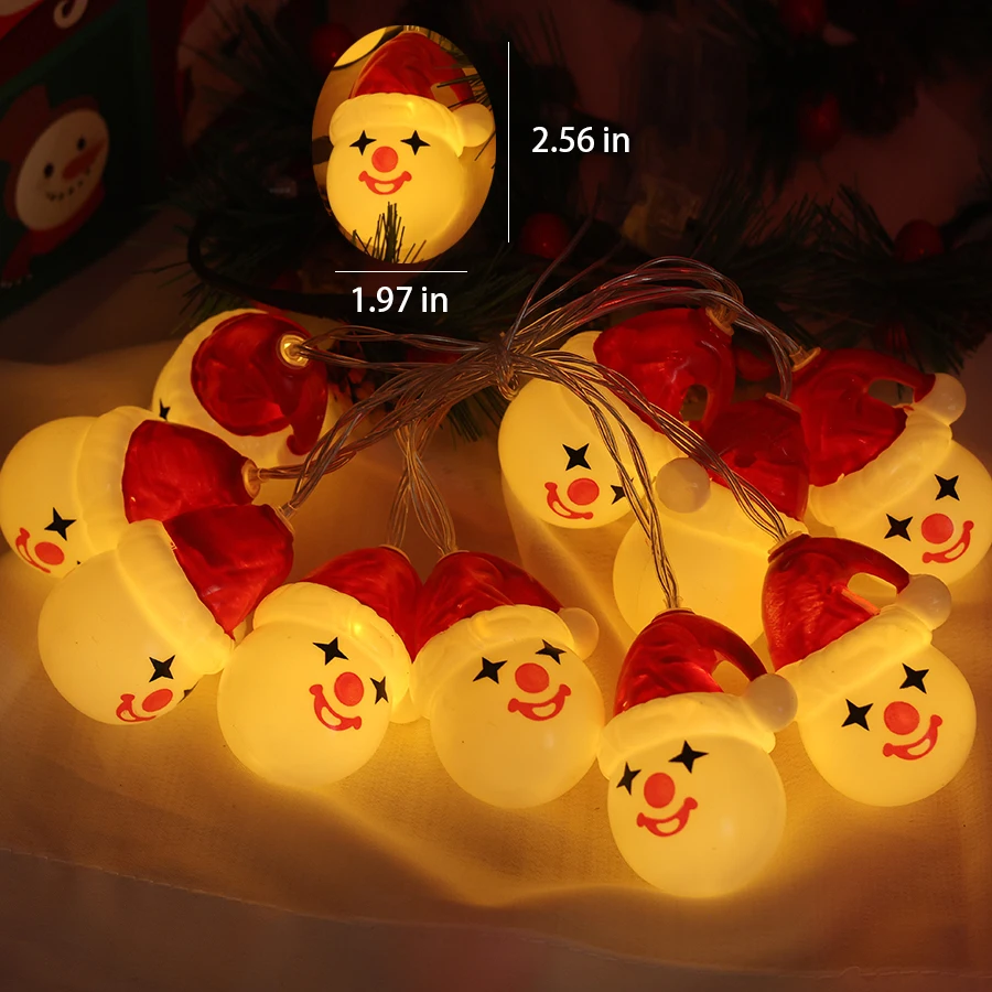 Weihnachtsdekorationslichter, Lichterketten, Weihnachtsmützen, Clownatmosphäre, bunte Lichter, Layout für Ladenszene, Hängeleuchte