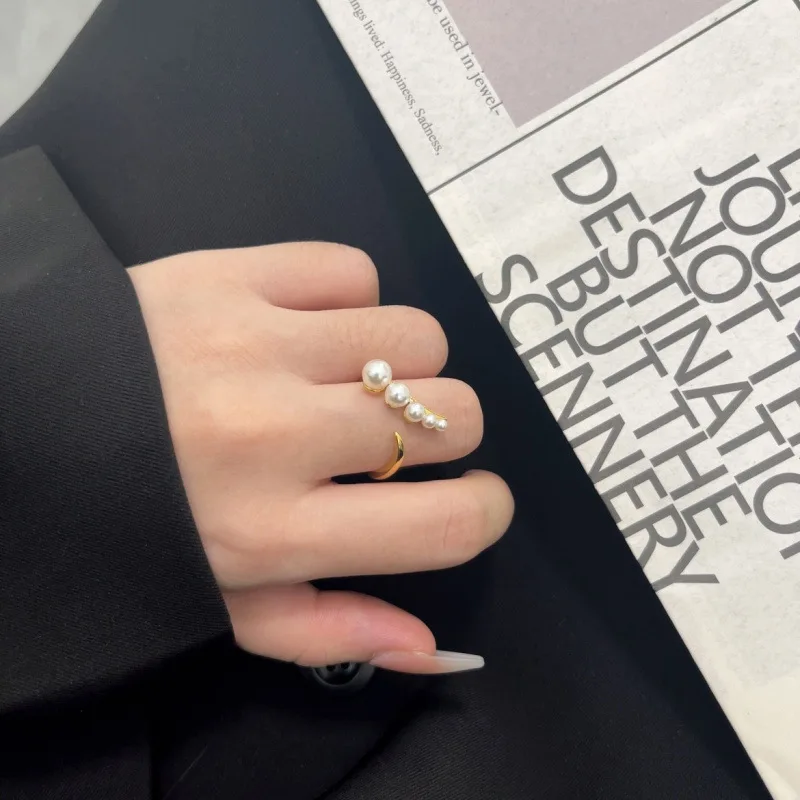 Korean Gold Single Row Cute Pearl Ring with Female Design, Light Luxury, Personalized, Versatile, Adjustable Opening, Jewelry
