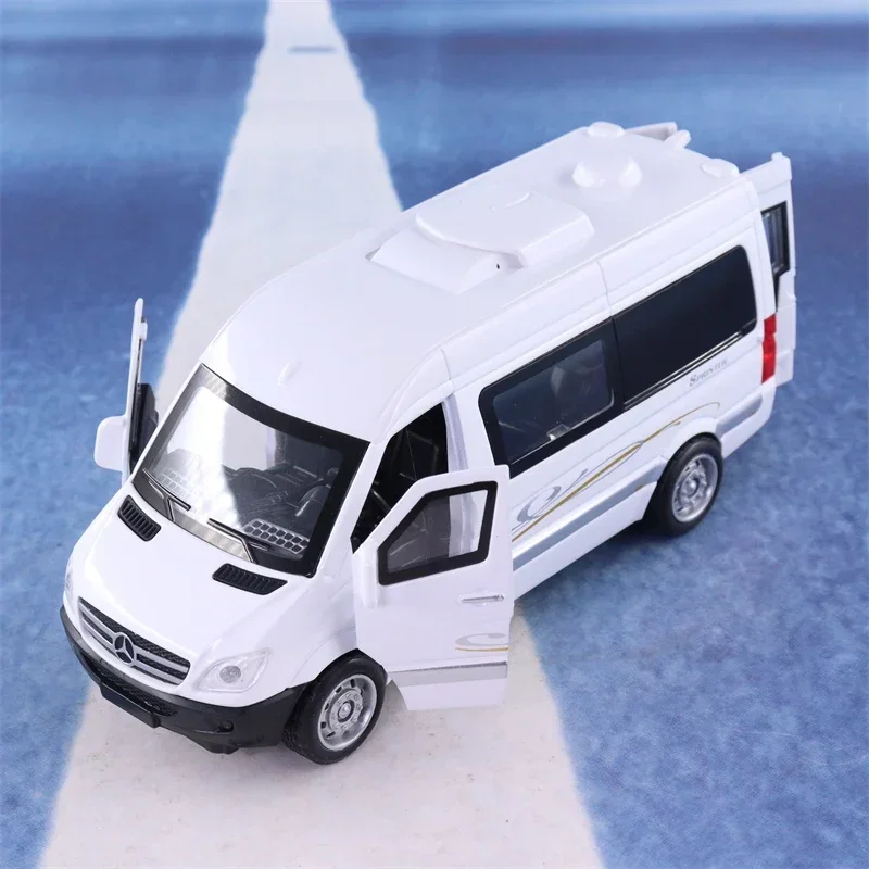 1:32 Mercedes-Benz Sprinter Simulation Alloy Limousine Car Model Sound And Light Children\'s Toy Car Caravan Gift A410