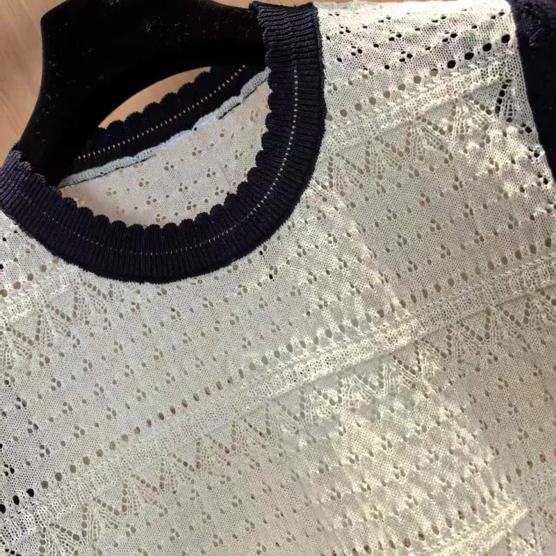 Comfy Colorblock Cutout Knit Crop Vest