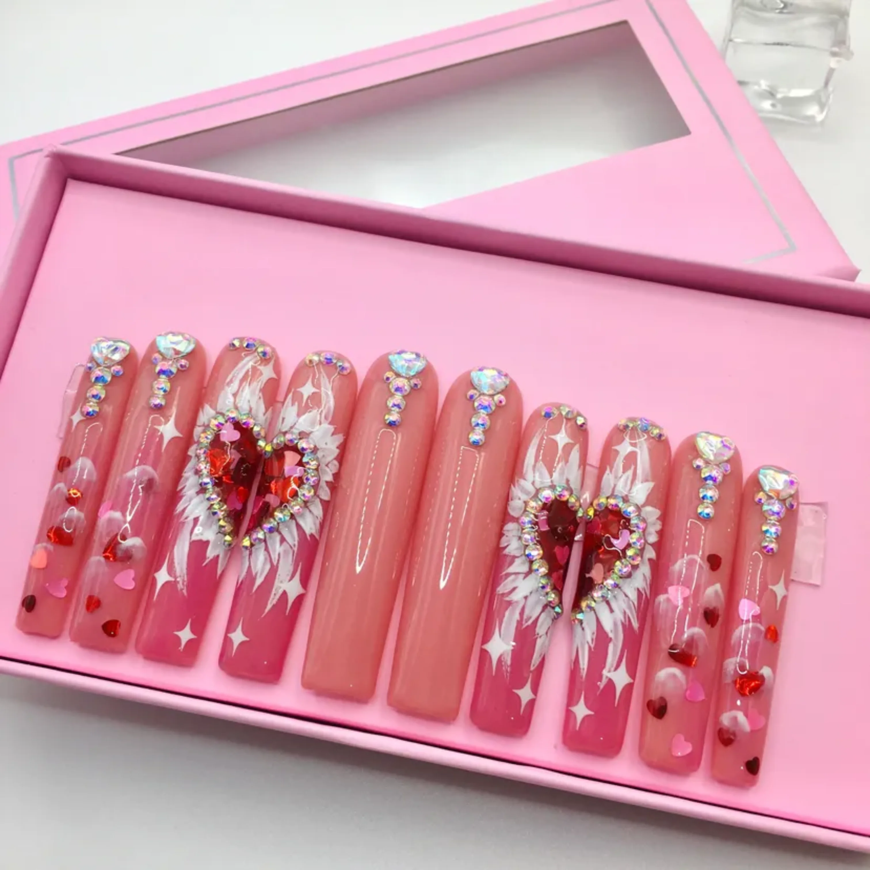 2024 New Artificial Fingernail 10PCS Pink Heart Rhinestone Press on Nails Valentine's Day Nail Collections