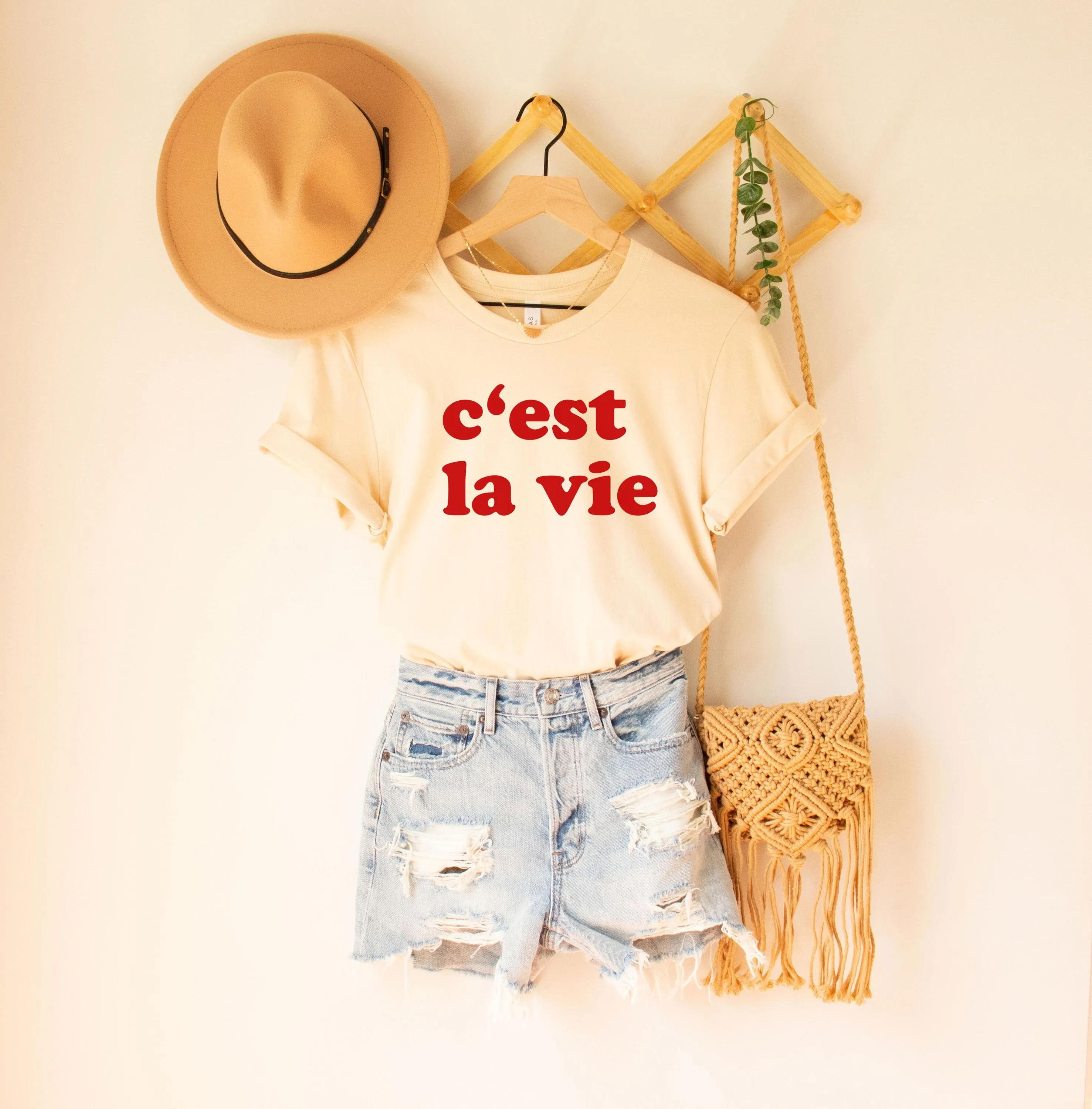 

Футболка C est la vie Футболка с надписью «Французский Париж» Вчитель