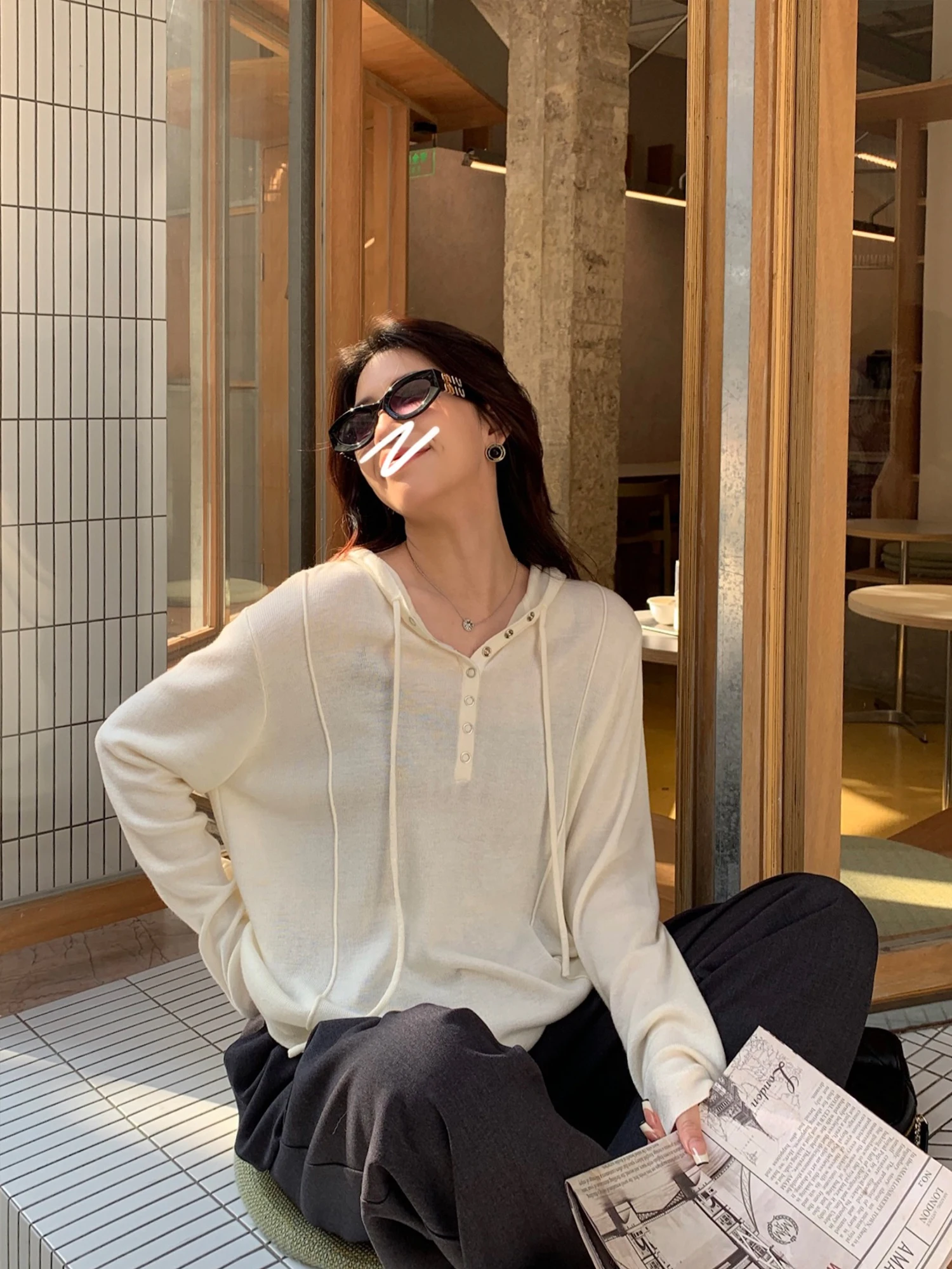 

A Fine Lightweight Silk Hooded Knitwear Women's Loose Semi-Unbuttoned Wool Hat irt Korean Sle Commute Soft