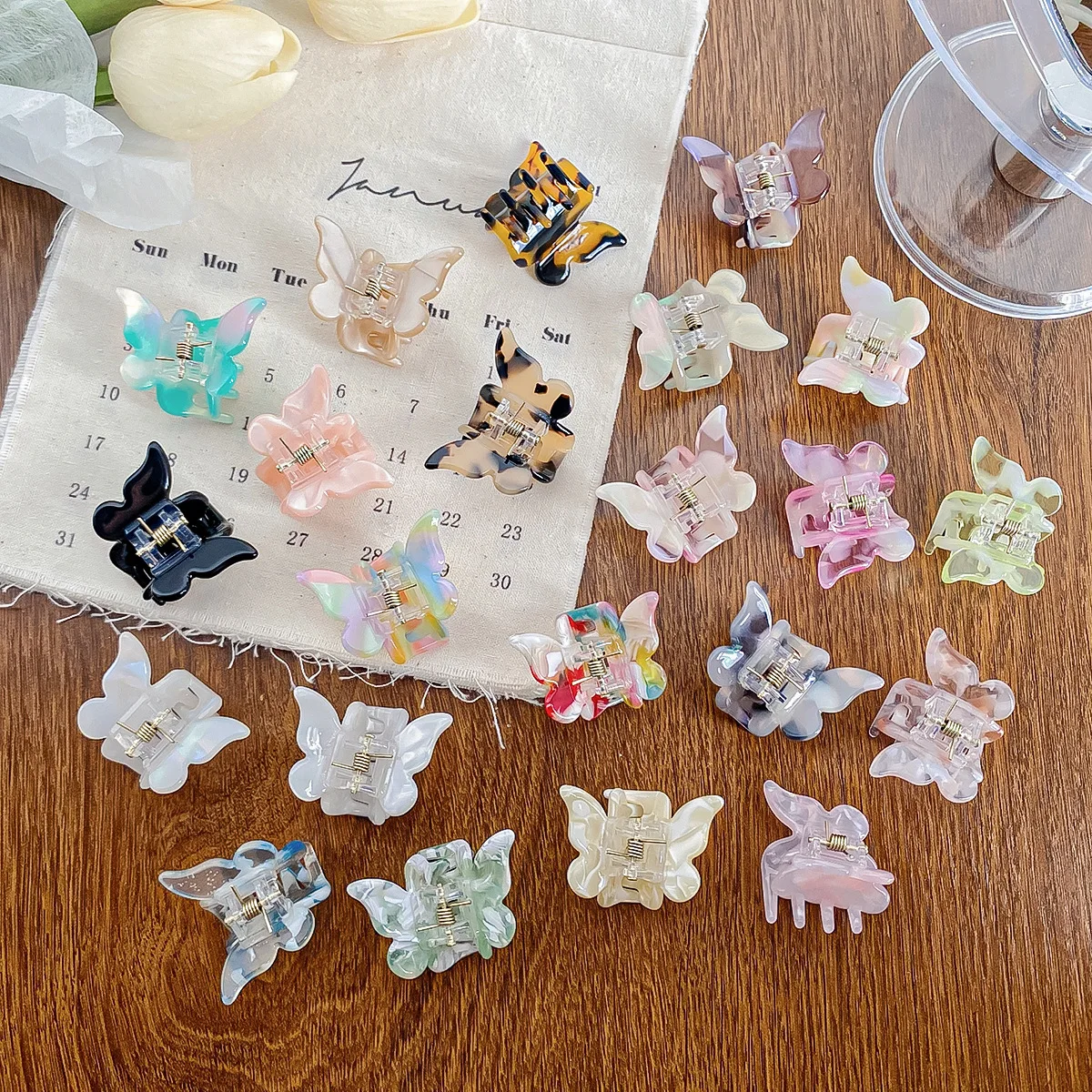 

Cute Butterfly Acetate Hair Clip, Braided Bangs Clip, Fashionable Hair Accessories for Girls, Premium Small Shark Clip