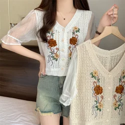 Boring Honey-Women's Fresh Retro Embroidered Top, Hollow Single-Breasted Cardigan Shirt, Stitching, Short Sleeve, Slim T-Shirt