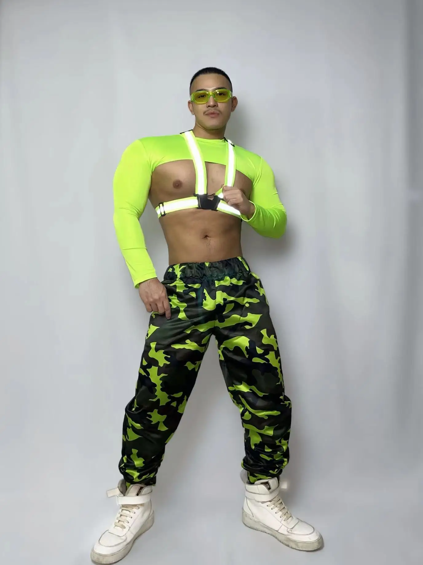 Nachtclub Dj Ds Rave Tonen Kostuum Spier Man Gogo Fluorescentie Groen Tops Camouflage Broek Reflecterende Prestaties Kleding