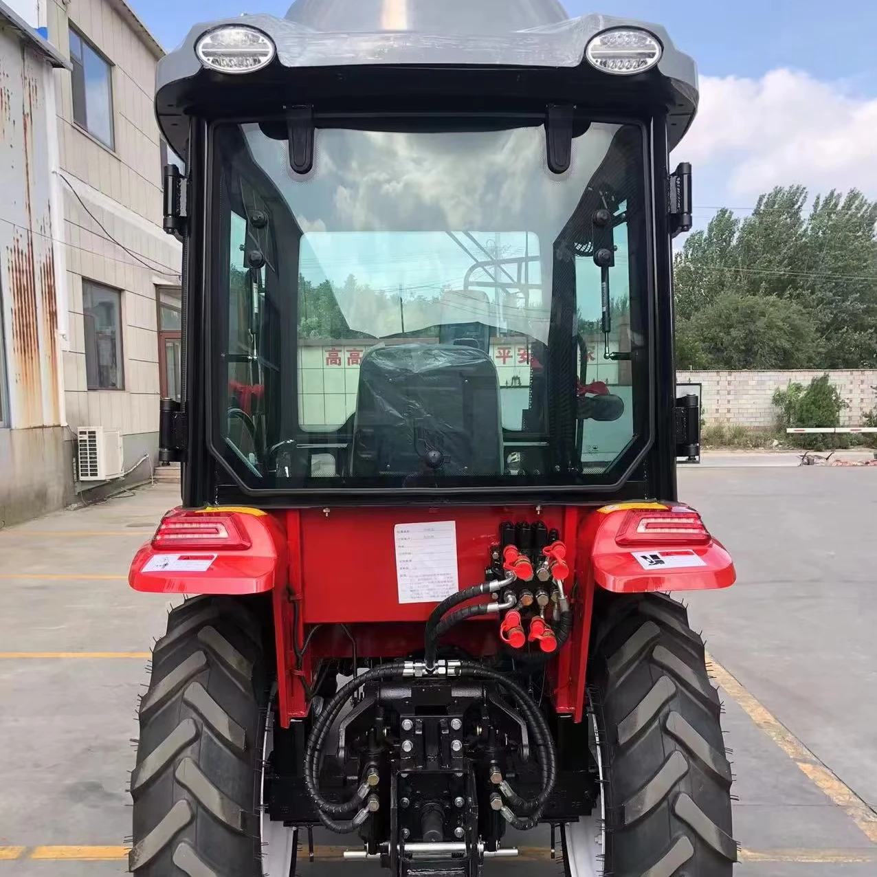 Farm Use Agricultural Tractors 50HP Mini Tractors with Tractors Disc Plough