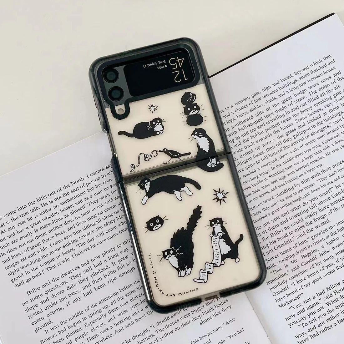 

Acrylic Black Border Black Cat Phone Case for Samsung Galaxy Z Flip 5 4 3 Back Cover for ZFlip3 ZFlip4 ZFlip5 Hard Case Shell