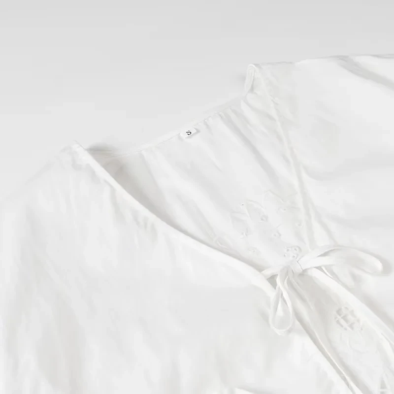 

Faionable Casual Embroidered Belted irt Hollow out Design Street Sle Women's Top Breathable Polyester Long Sve Blouse