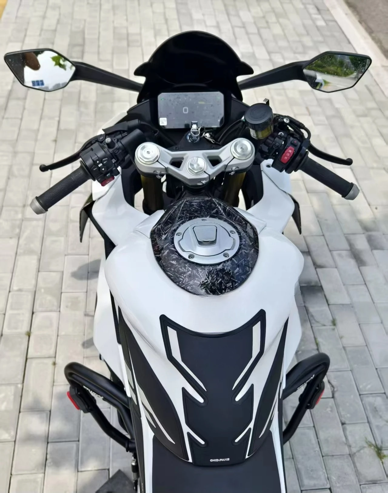 450SR-S Premium Supersport  Motorcycle 449cc Four Stroke Parallel Twin Engine Caliper Dual Channel ABS
