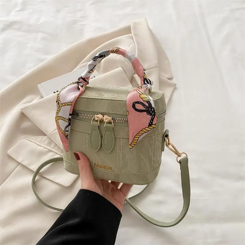 Fashionable Small Crossbody Bag Women's Single Shoulder Square Bag Design Bucket Bag Summer 2026 New Korean Style Popular