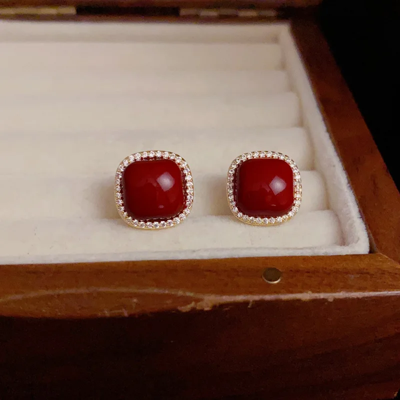 

Wholesale S925 Sterling Silver Earrings for Women Micro-Pave Zircon & Square Ancona Red Pearl Studs Delicate Versatile Jewelry