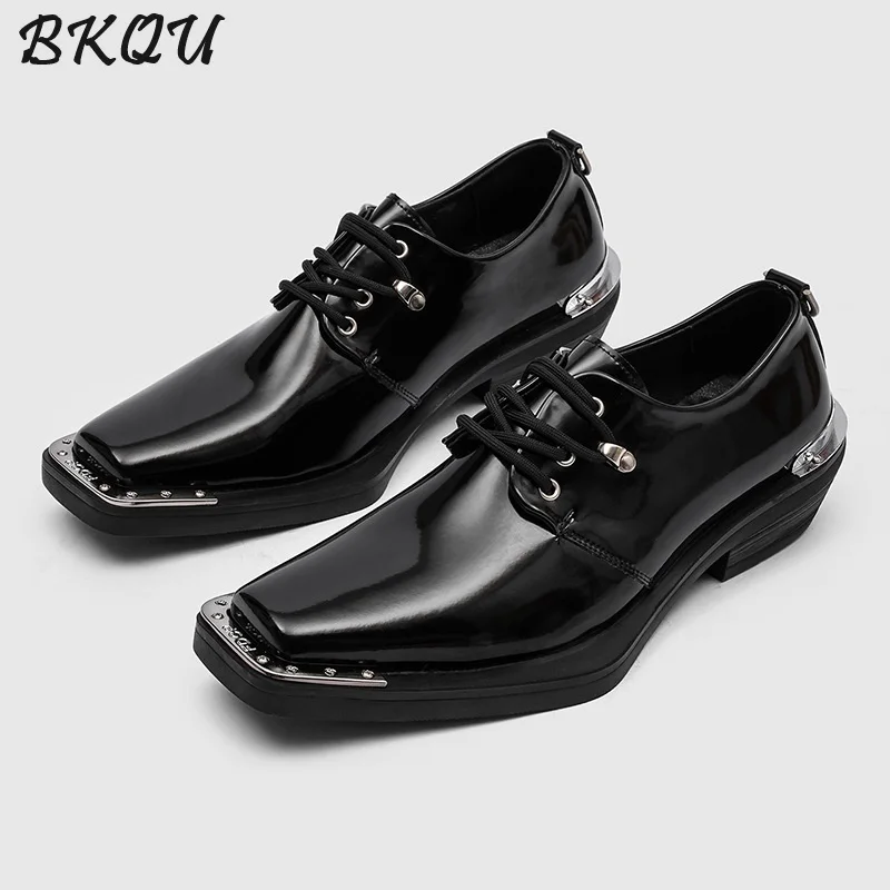 BKQU أحذية رجالية لامعة جديدة بمقدمة مربعة ورباط ونعل سميك وعالية التباين لعام 2025 أحذية ديربي غير رسمية للأعمال مع زخارف معدنية #1