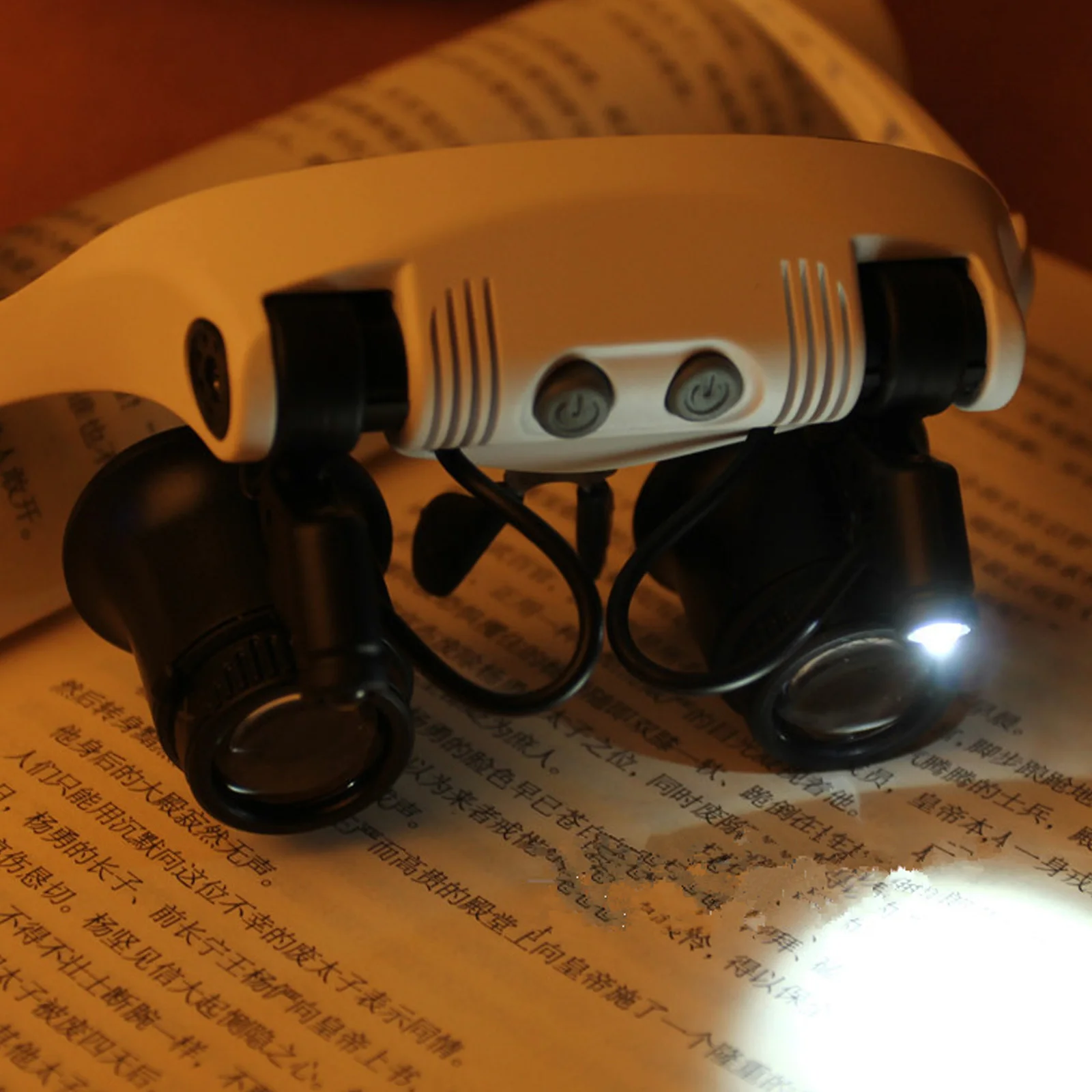 

1Set Magnifying Goggles 4 Different Lenses LED Light Comfortable Wear Repair Engraving Head-Mounted Magnifier