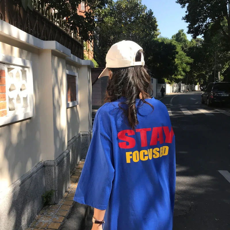 เวอร์ชั่นเกาหลีผู้หญิงขี้เกียจสไตล์หลวมสบายๆขนาดใหญ่ชุดยาวแฟชั่นฤดูร้อนพิมพ์รอบคอครึ่งแขนเสื้อยืดชุด